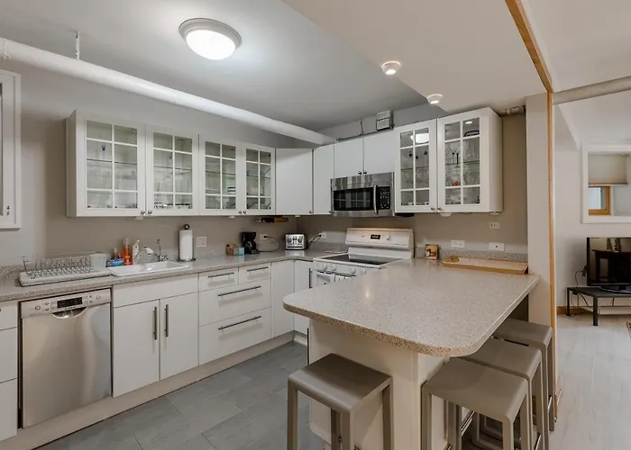 Quiet Oasis Only Minutes From Downtown - Friendly Neighborhood! Apts *