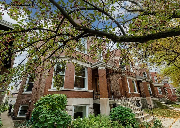 Quiet Oasis Only Minutes From Downtown - Friendly Neighborhood! Apts Apartment Chicago